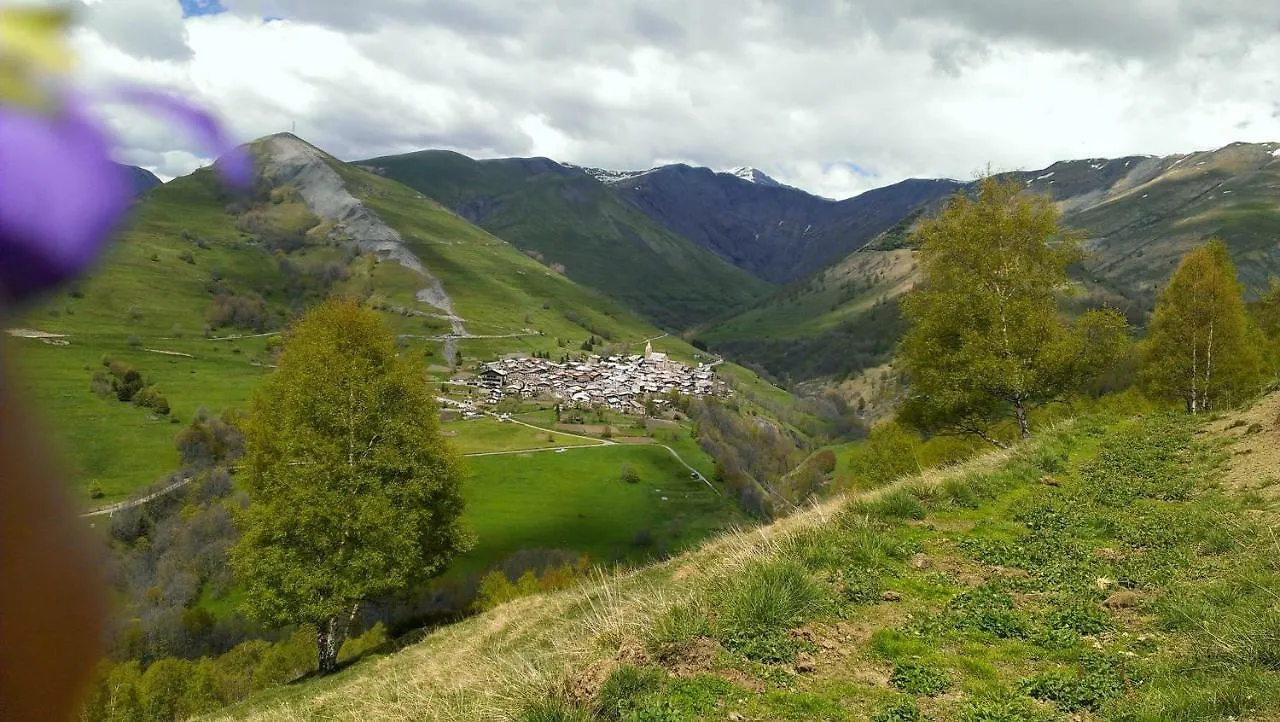Dom wakacyjny Willa La Source Des Diounes Besse  Francja